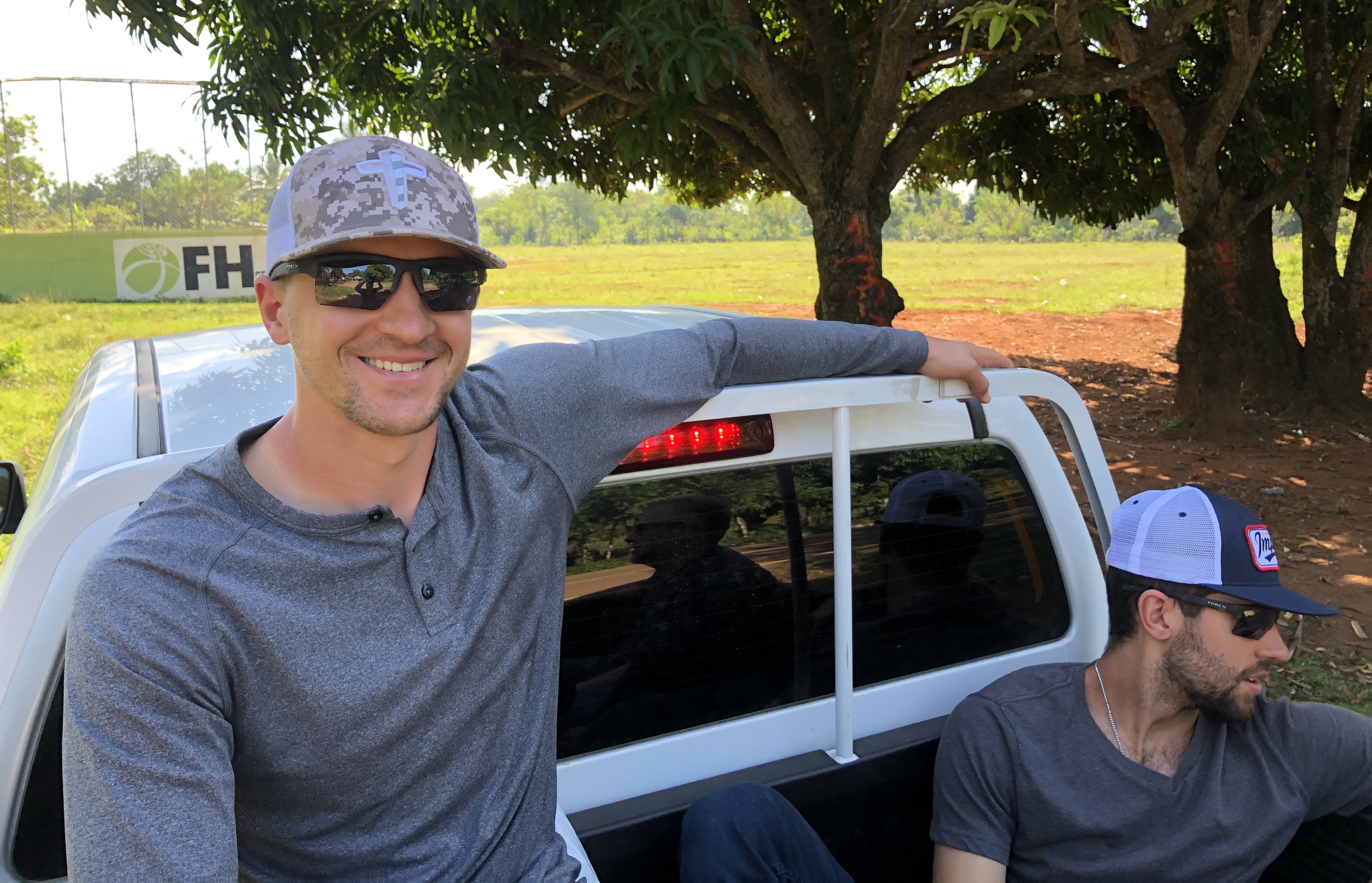 Nick Ahmed's DR Trip: Clean Water & Cleats
